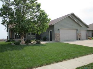 2701 E Sunrise Ct, Brandon, SD 57005