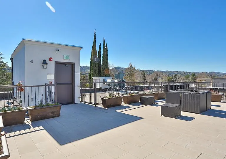 12700 Moorpark St #301 — Photo 20
