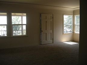 3rd image of 430 Poplar Ave