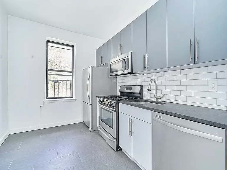 429 Sterling Pl #3L — Photo 6