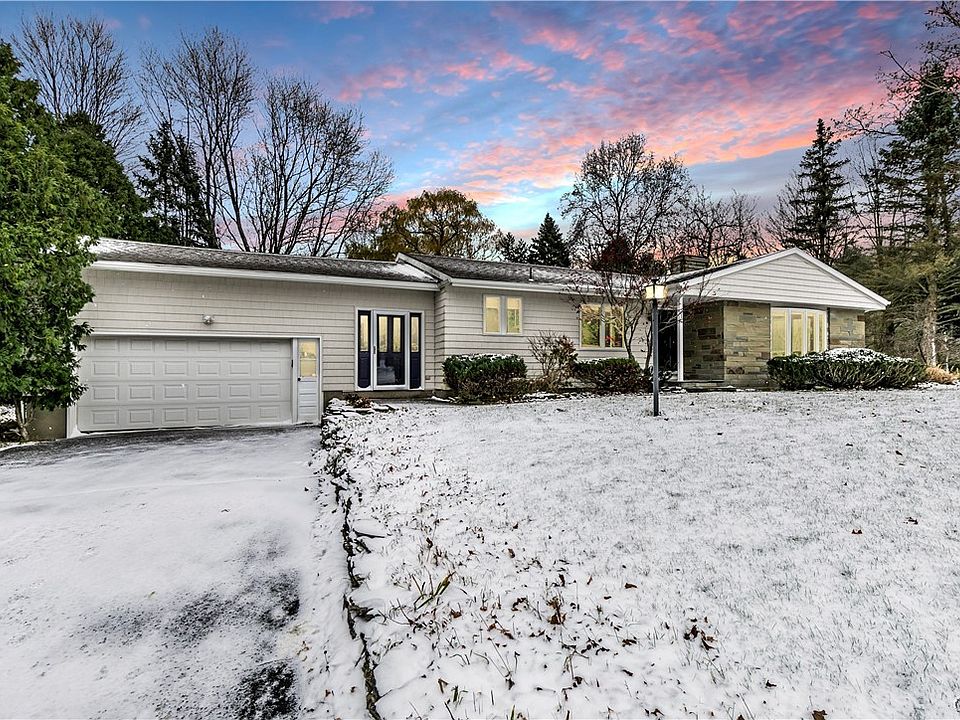 1st image of 1 Golfview Ln
