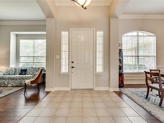 4th image of 1308 Ginger Dr