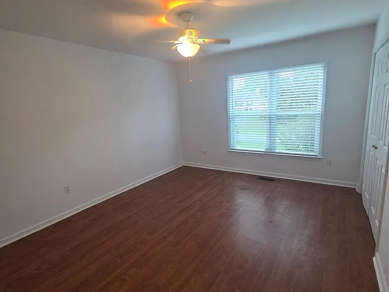 72 Hillcrest Dr — Photo 1