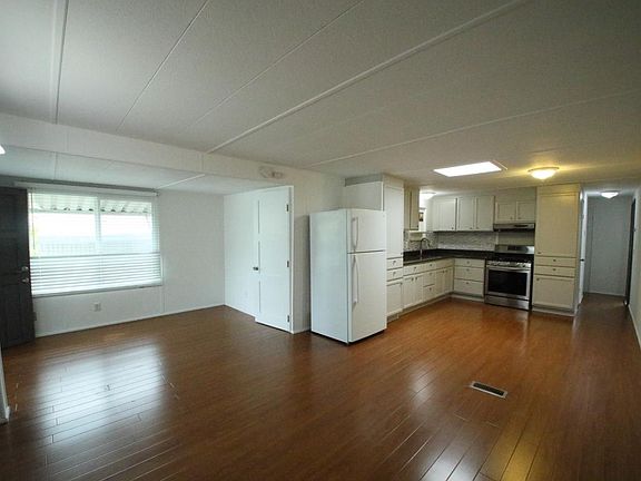5th image of 60 Wilson Way Space 31