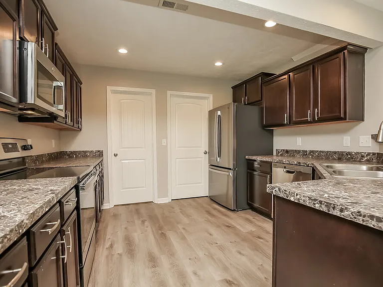 1834 Warmingfield Dr — Photo 6