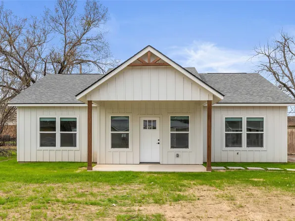 2303 Dartmore St, Brownwood, TX 76801