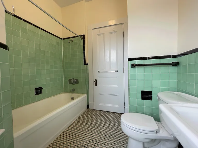 503 Beacon St #9 — Photo 10