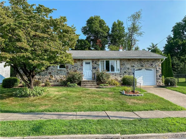 2034 Kensington Rd, Bethlehem, PA 18018