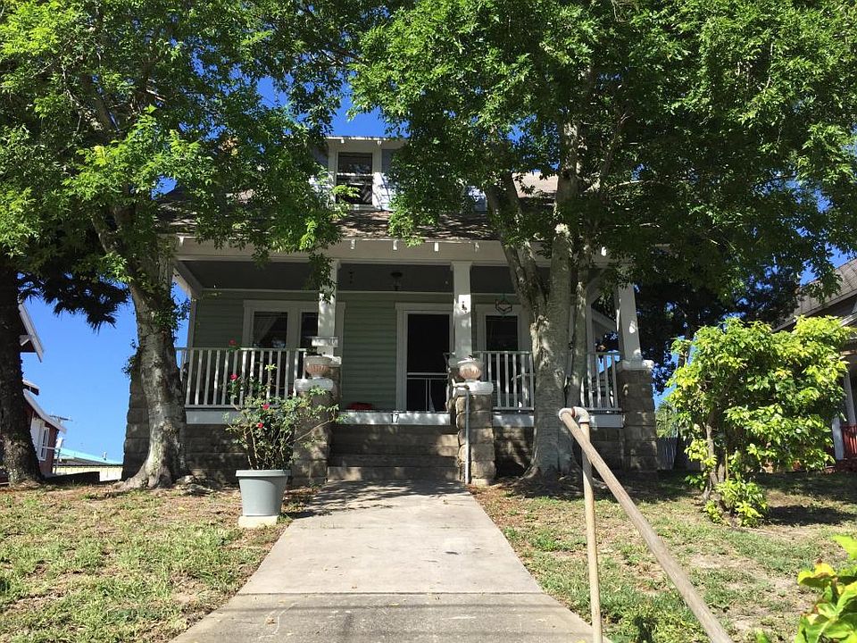 1st image of 17 S Peninsula Dr