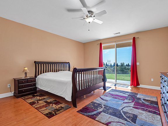 5th image of 370 River Park Dr