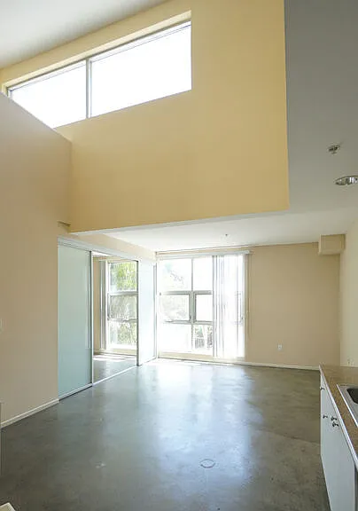 922 W 23rd St #209 — Photo 2