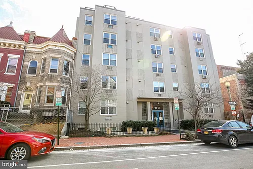 2130 N St NW Photo 1