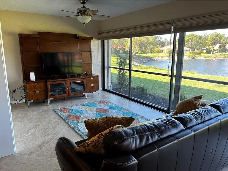5581 Golf Pointe Dr — Photo 14