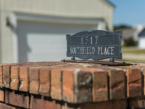 2nd image of 1517 Southfield Pl