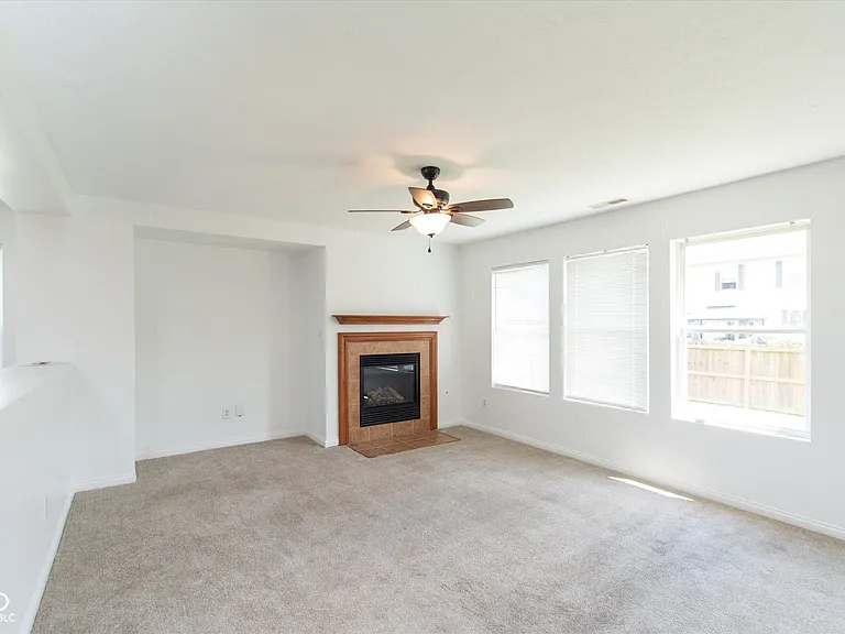 11217 Candice Dr — Photo 6