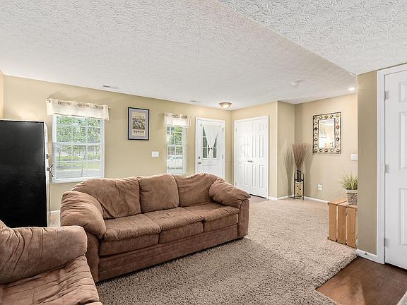 4th image of 5983 Canyon Creek Dr