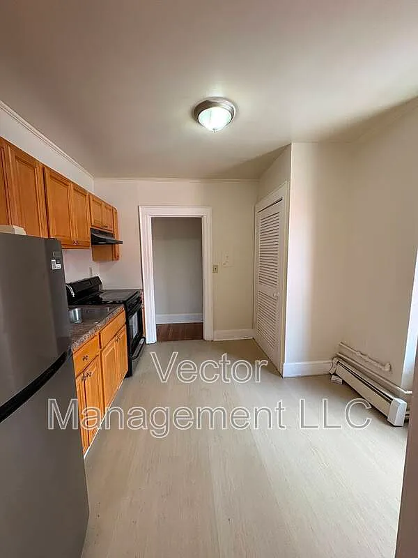 2 bed, 1.0 bath, 900 sqft, $1,500 — Photo 2