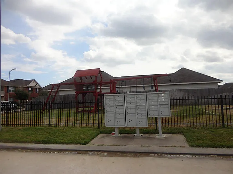 6418 Mountain Pines Ln — Photo 38
