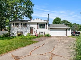 57786 Appletree Ln, Osceola, IN 46561