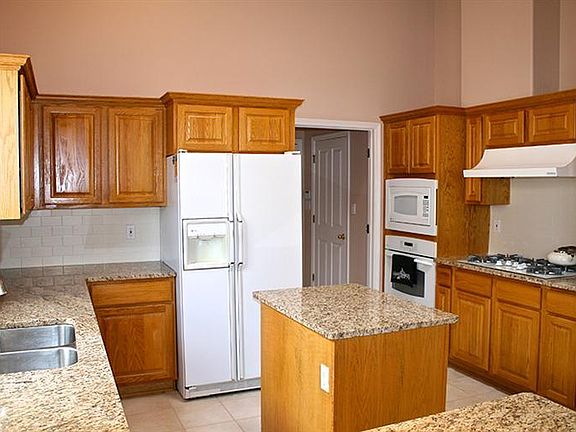 5th image of 9219 Calistoga Ave NE