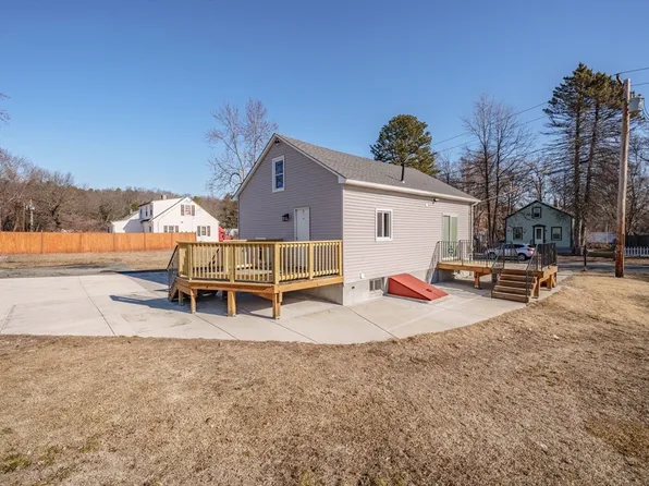 16 Dudley St, Wilbraham, MA 01095