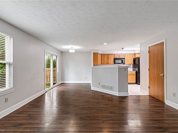 3rd image of 2142 Stonehenge Cir