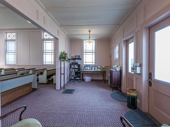 3rd image of 161 Fair St