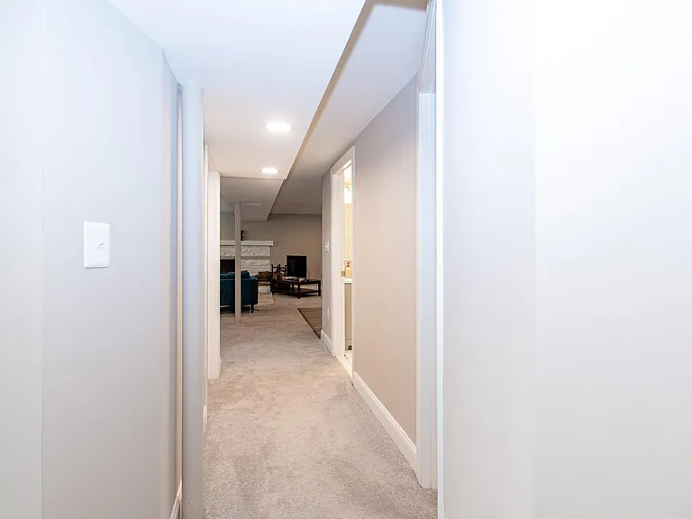 11 Arthur Dr W — Photo 21