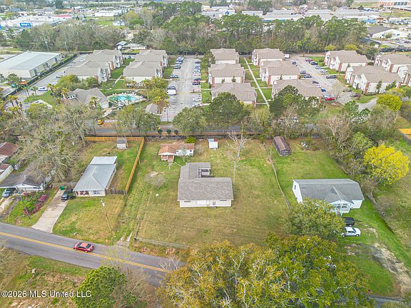 3rd image of 10403 Gorenflo Rd