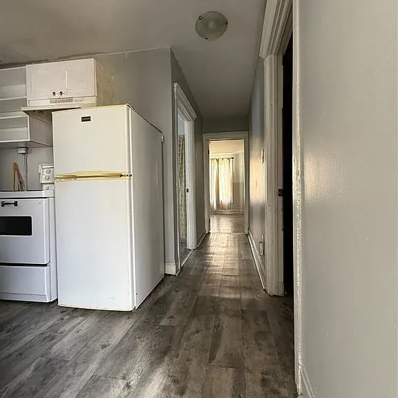 669 Marentette Ave #UPPER — Photo 11