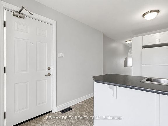 3rd image of 2333 Esprit Dr #121