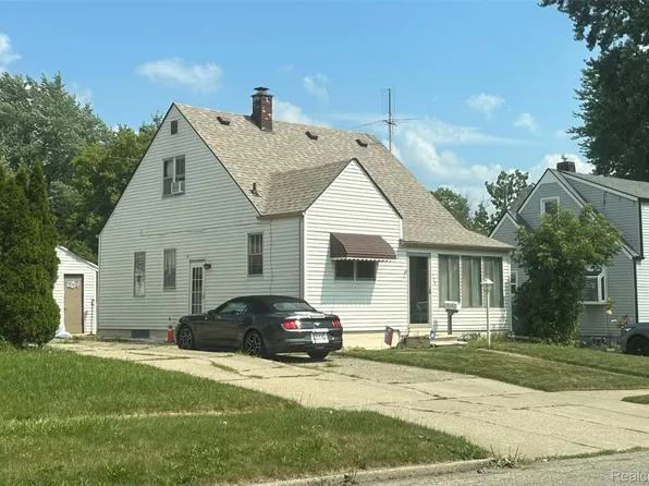 136 N Tilden Ave, Waterford, MI 48328