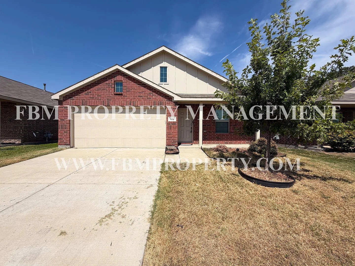1012 Lady Bird St - Beautiful 3 Bedroom, 2 Bathroom Home in Ennis, TX! — Photo 1