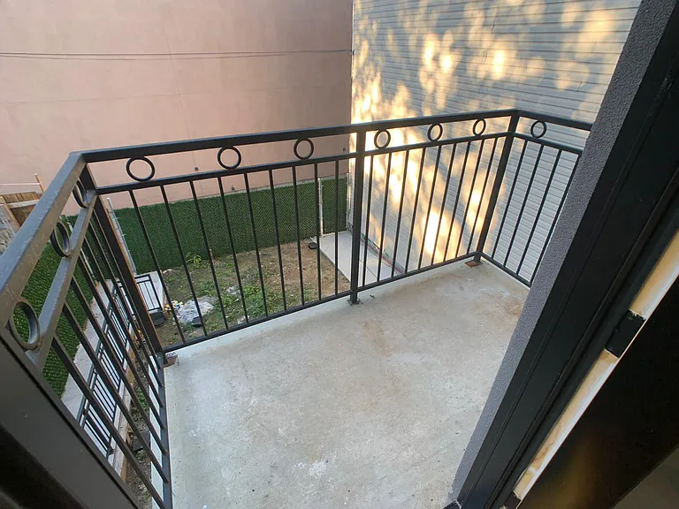 149 Stanhope St #3A — Photo 4