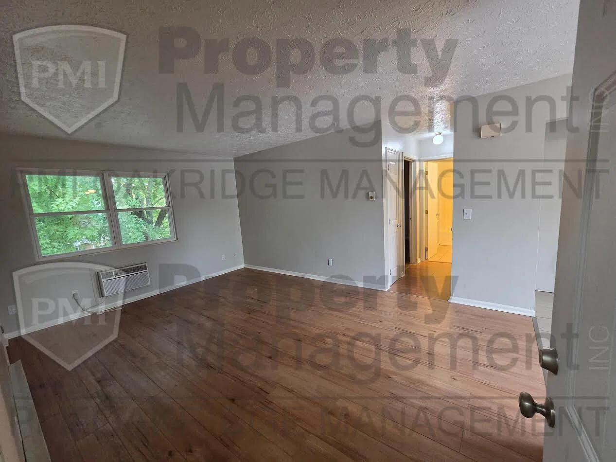 2 bed, 1.0 bath, 820 sqft, $875 — Photo 2