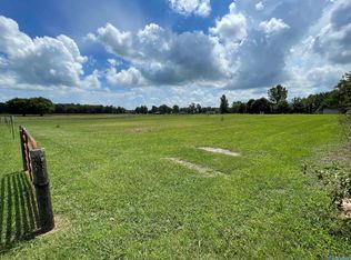 2 Henry Bayless Rd, Ardmore, TN 38449