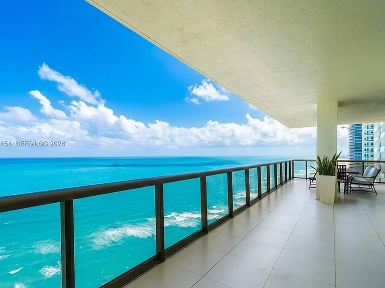 16275 Collins Ave #XX01 — Photo 8