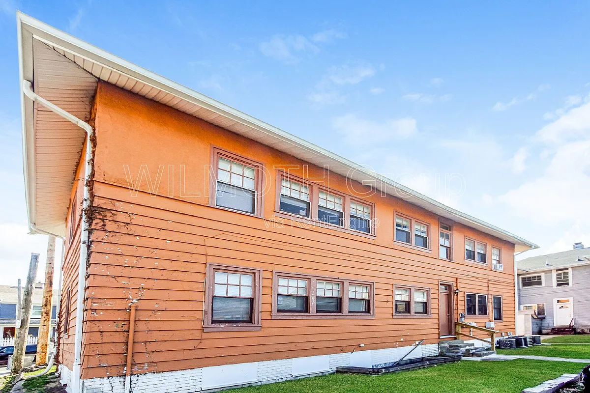 Building Photo - 636 E 37th St #5