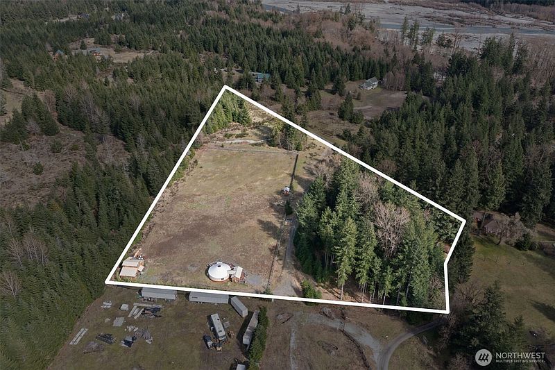 4th image of 216 Eagle Peak Drive