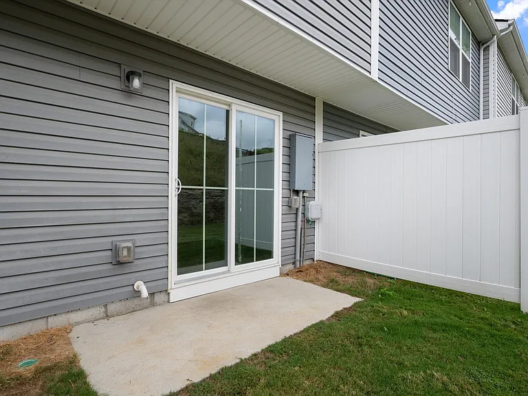 1607 Mountain Ash Ln — Photo 6