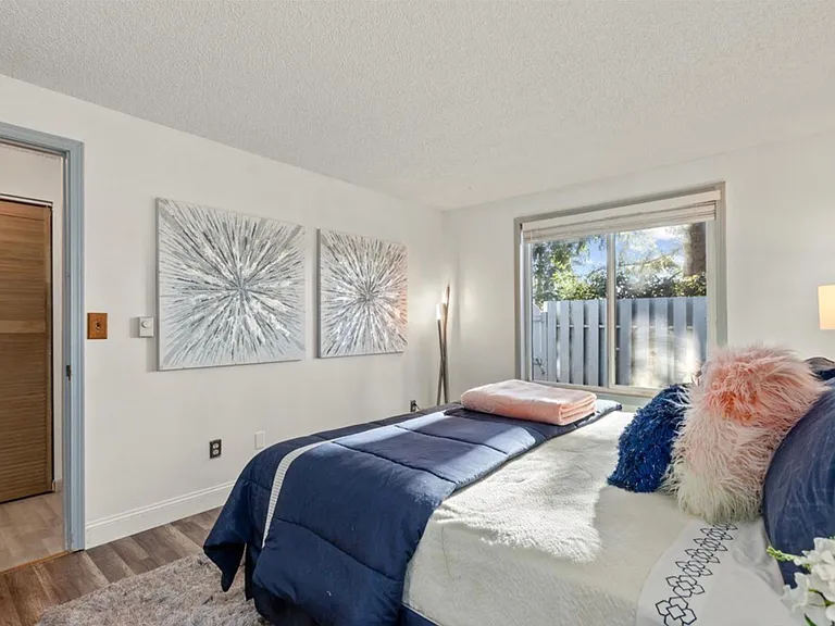4308 NE Sunset Blvd #D-4 — Photo 10