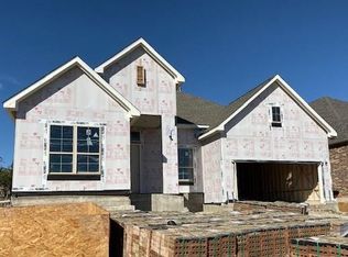 821 Woodview Dr, Leander, TX 78641