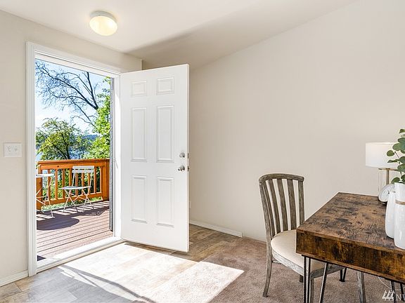 3rd image of 3930-5 E Lake Sammamish Parkway NE