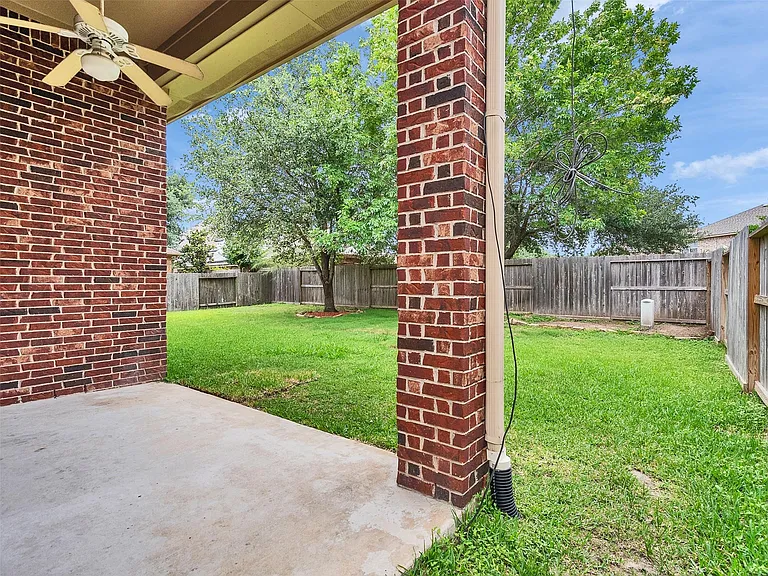 28006 Hollyfare Dr — Photo 31