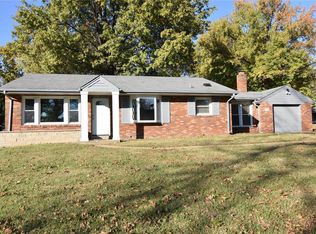 215 Wooster Dr, Saint Louis, MO
