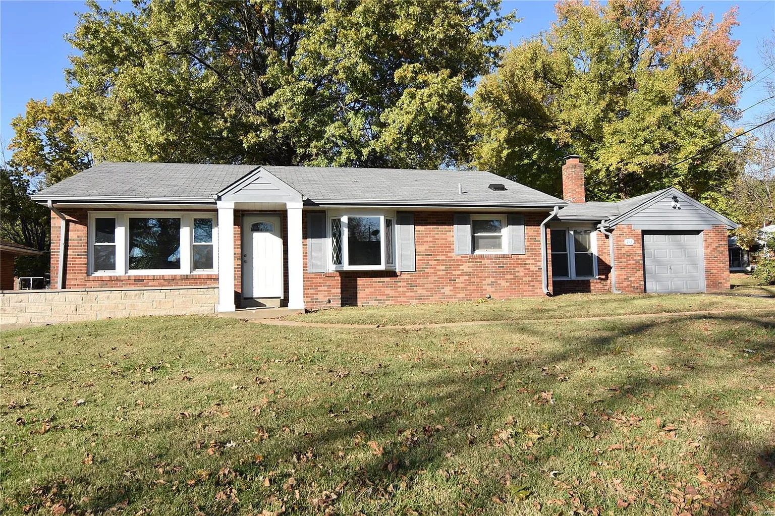 215 Wooster Dr photo 1
