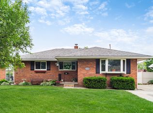 2643 Queensway Dr, Grove City, OH 43123