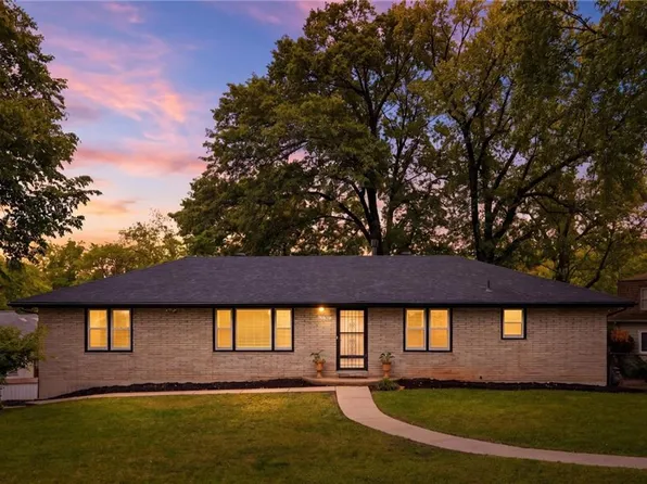 5201 Newton St, Overland Park, KS 66202