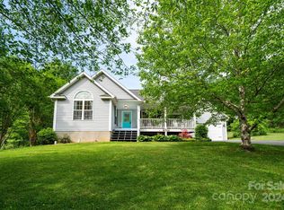 33 Poplar Creek Dr, Asheville, NC 28805