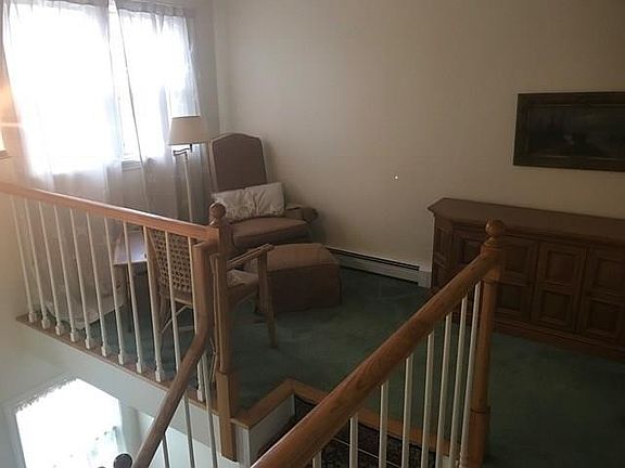 3rd image of 110 Carpenter Dr
